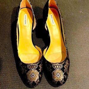 Alex Marie multi black/ gold baroque fabric dress shoes.